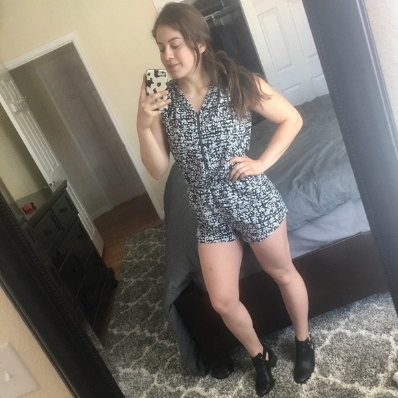 Banana Republic Pants - Banana Republic Patterned Romper